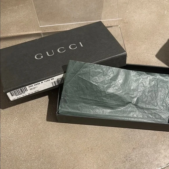 Gucci Black Wallet with Red Accent - Picture 3 of 11